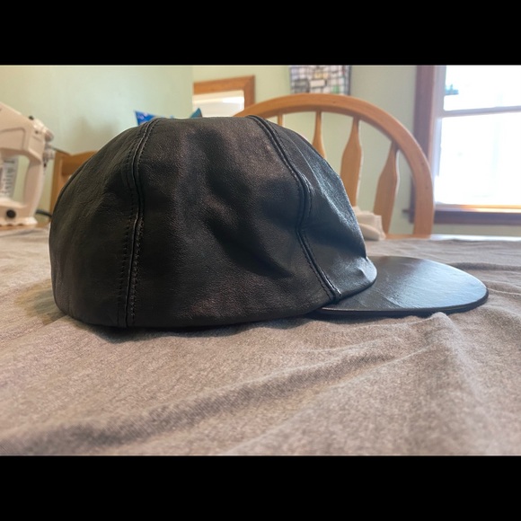 Hip-Hop style leather flat brimmed baseball cap - Picture 3 of 11